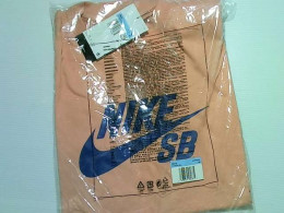 nike t-shirt