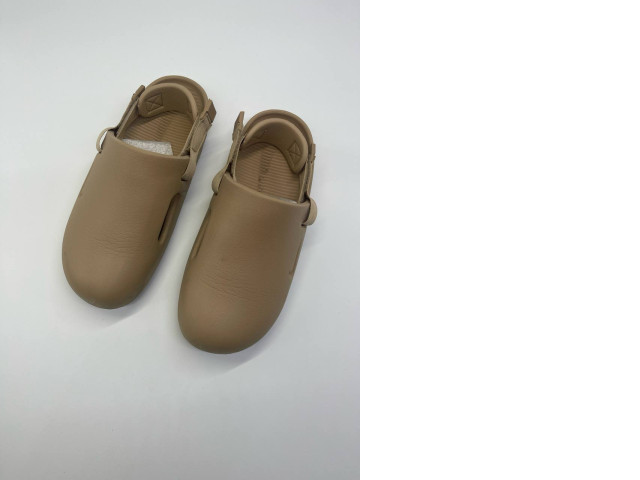 Beige nike women's slippers Beige nike women's slippers