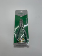 Pliers green