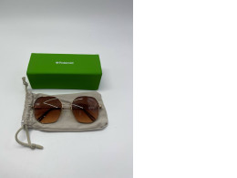 Women's sunglasses with case