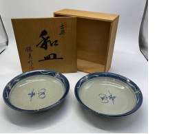 Set of 2 Chineese plates