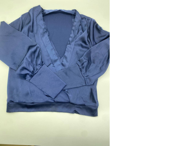 Women's purple v-neck long-sleeved shirt Women's purple v-neck long-sleeved shirt