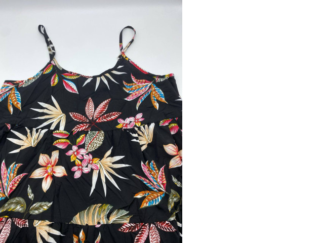 Black one-shoulder maxi dress with leaf pattern Black one-shoulder maxi dress with leaf pattern