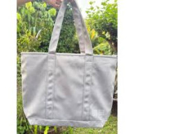 Grey UNIQLO beach bag