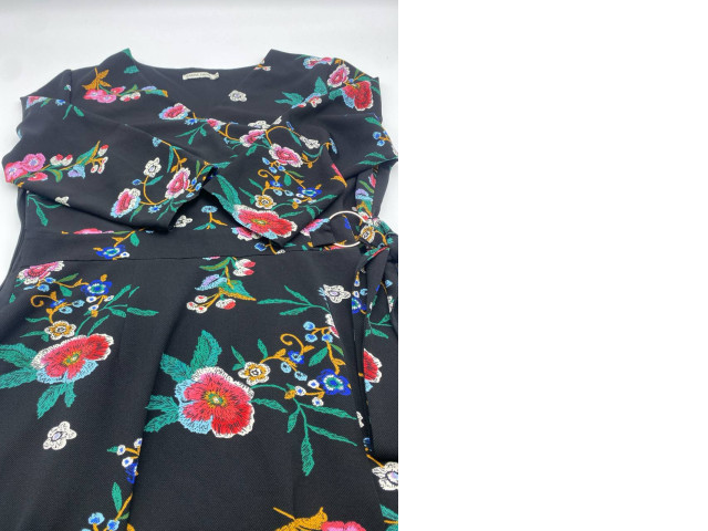 Women's long sleeve V-neck black floral pattern long dress Women's long sleeve V-neck black floral pattern long dress