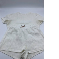 Women's white short-sleeved round neck shirt and shorts set Women's white short-sleeved round neck shirt and shorts set