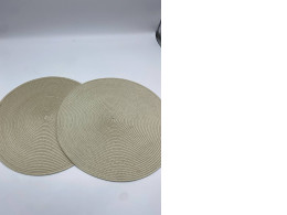 Set of 2 Cream circle placemat 