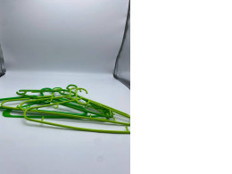 Set of 6 Green clothes hanger 