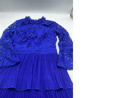 Blue lace round neck long sleeve long dress 