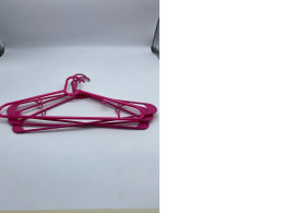 Set of 4 Pink clothes hanger 
