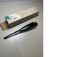 Rear window wiper for car