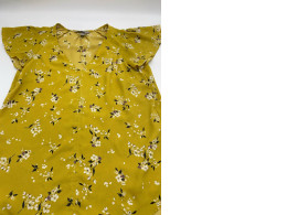 Deep neck short sleeve green floral pattern shirt 