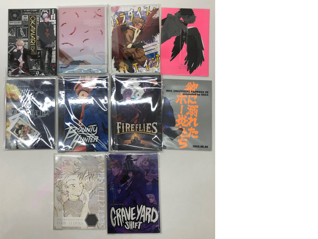 BIG SALE! Set of 10 Japanese comic books and 2 photo giftcards BIG SALE! Set of 10 Japanese comic books and 2 photo giftcards