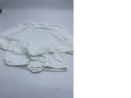 Women's white long-sleeved round neck shirt 