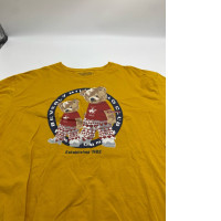 Yellow short-sleeved round neck shirt Yellow short-sleeved round neck shirt