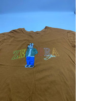 Brown short-sleeved round neck t-shirt