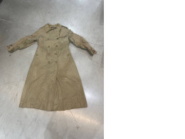 SECONDHAND Women's beige cloak SECONDHAND Women's beige cloak