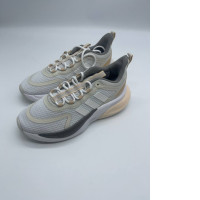 USED Women's ADIDAS shoes