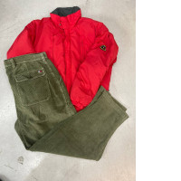 Winter suit:Red sweater and green pants