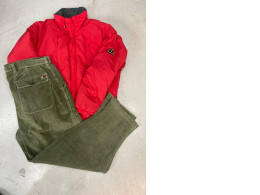 Winter suit:Red sweater and green pants