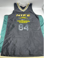 SECONDHAND NIKE basketball t-shirt SECONDHAND NIKE basketball t-shirt