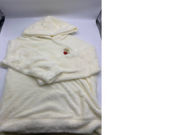 White soft hoodie White soft hoodie