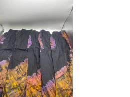Set of black home pants with feather pattern