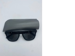 Unisex sunglasses with case Unisex sunglasses with case
