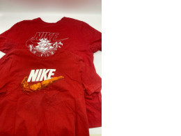 Set of 2 red NIKE t-shirts