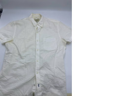 White short sleeved shirt White short sleeved shirt