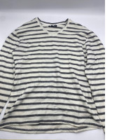 White V-neck long-sleeved sweater with gray stripes 