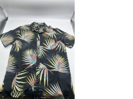 Black shortsleeved shirt with print