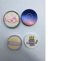 Set of 2 cosmetic powder