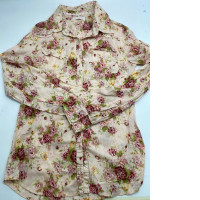 Cream long-sleeved shirt with red rose pattern 