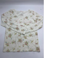 White long sleeve round neck t-shirt with pink rose pattern 