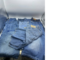 Set of 8 Men's three-quarter jeans Set of 8 Men's three-quarter jeans