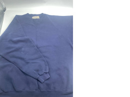 Dark blue men's longsleeve sweatshirt