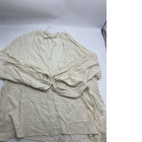 Women's deep V-neck long-sleeved cream shirt Women's deep V-neck long-sleeved cream shirt