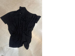 Black shortsleeve shirt