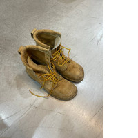 SECONDHAND beige shoes