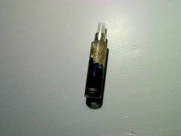 Bath and body spray with shimmer effect