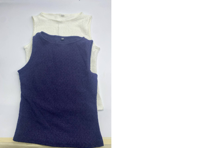 Set of 2 Women's round neck sleeveless shirt, white and blue Set of 2 Women's round neck sleeveless shirt, white and blue