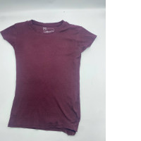 Women's short-sleeved round neck shirt in maroon 
