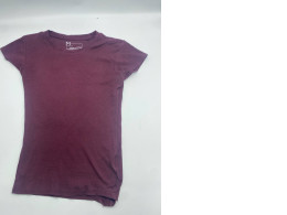 Women's short-sleeved round neck shirt in maroon Women's short-sleeved round neck shirt in maroon