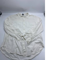 Women's white long-sleeved shirt 