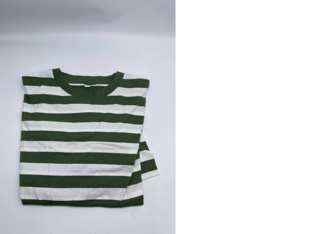 White round neck t-shirt with green stripes White round neck t-shirt with green stripes
