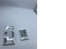 Set of 2 Women's false eyelashes Set of 2 Women's false eyelashes