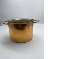Brass pot 