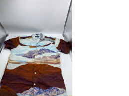 Hawaiian shirt with mountain pattern collar 