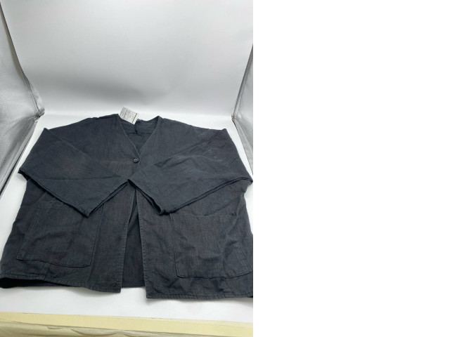 Women's black long-sleeved coat Women's black long-sleeved coat